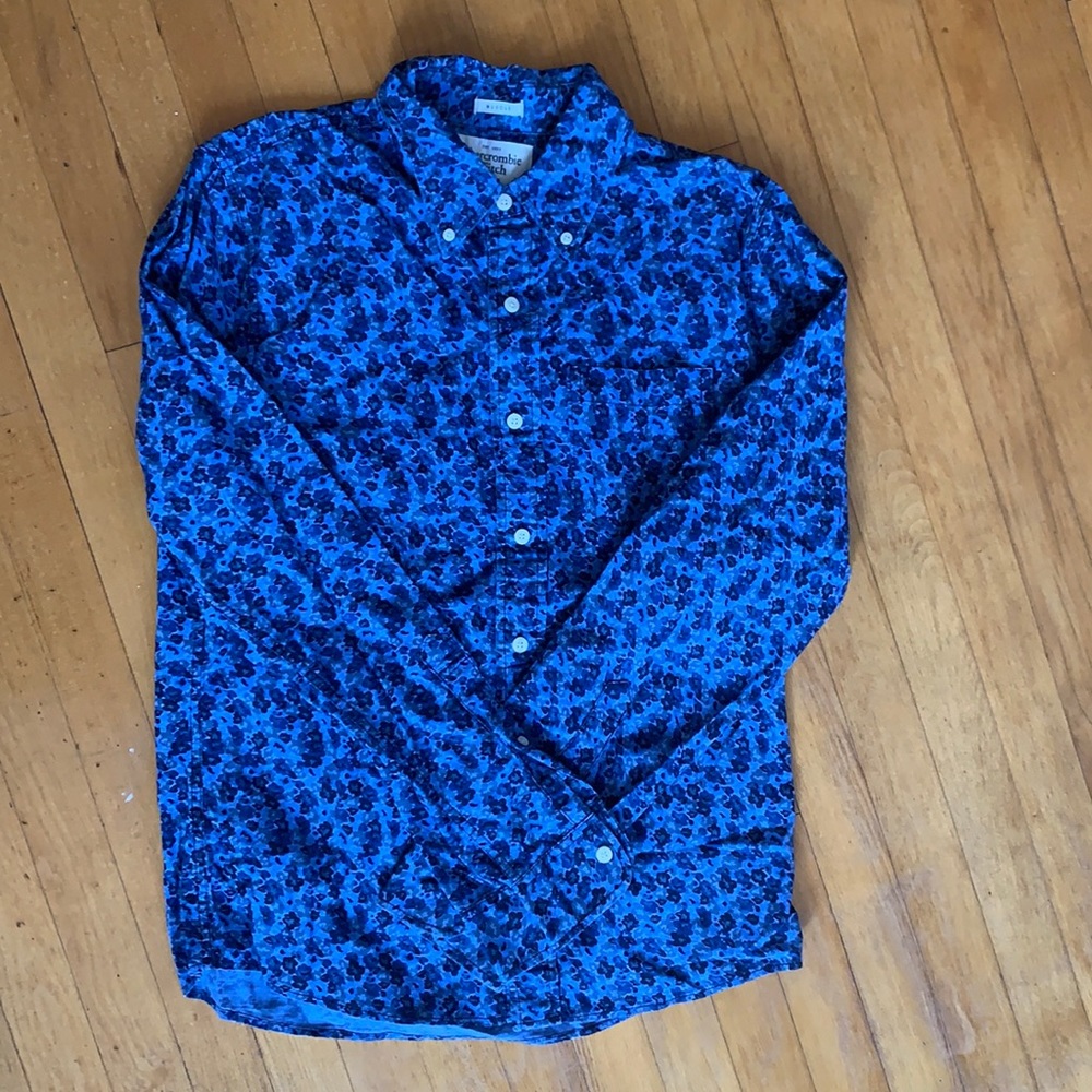 Abercrombie shirt, size L, like new
